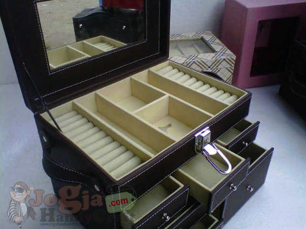 Big Elegan Jewelry Box (3) Big Elegan Jewelry Box (3)