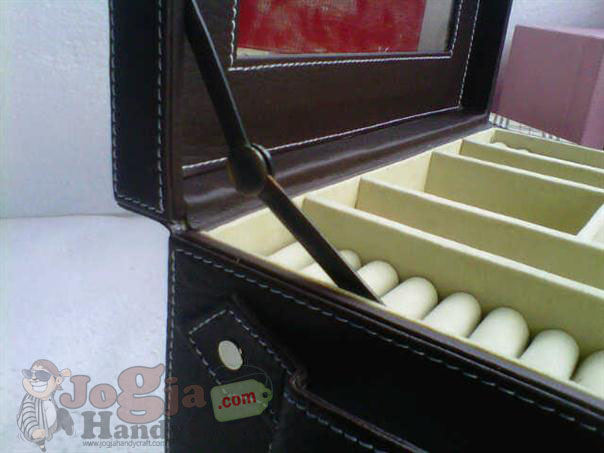 Big Elegan Jewelry Box (4) Big Elegan Jewelry Box (4)