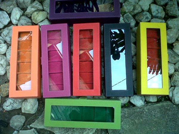 Kotak Jam tangan dengan desain elegan Kotak Jam tangan dengan desain elegan