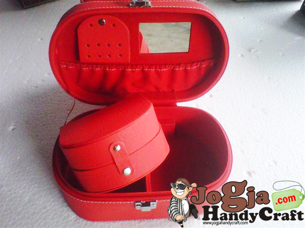Ovalium Jewelry Box
