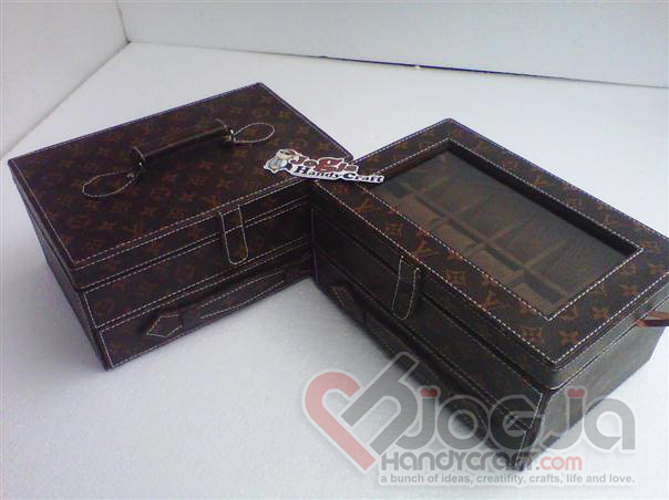 Box Jam Isi 12 Laci Accesories Motif LV With Transparant Mirror Box Jam Isi 12 Laci Accesories Motif LV With Transparant Mirror