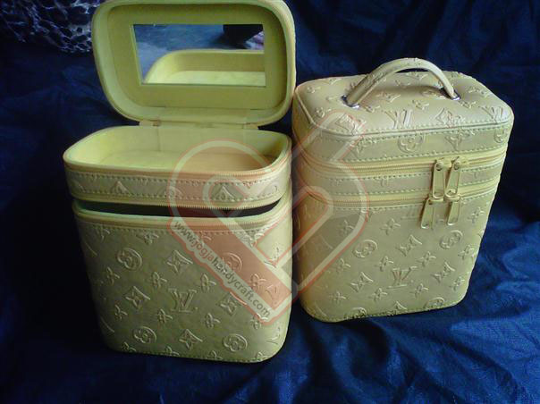 Make Up Case Motif Coco Kuning Make Up Case Motif Coco Kuning