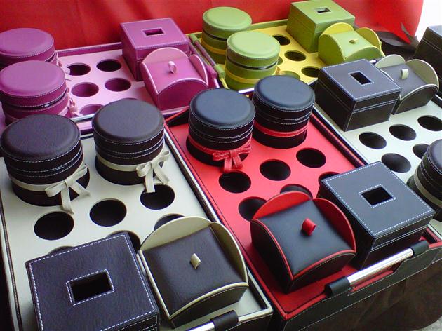 Trayset Toples Isi 2, 6 Aqua Hole, 1 Tissue Box dan 1 Candy jar
