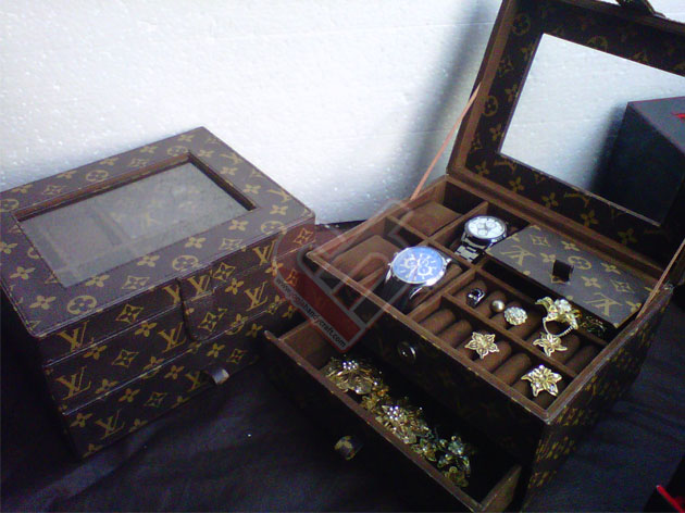 Jewelry Box 3in1 Susun Motif LV Mono Cantik dan Elegan Jewelry Box 3in1 Susun Motif LV Mono Cantik dan Elegan