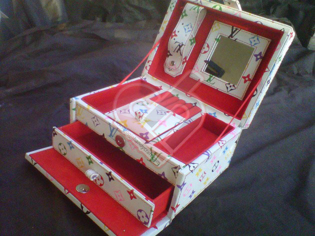 Cute White LV Jewelry Box (3) Cute White LV Jewelry Box