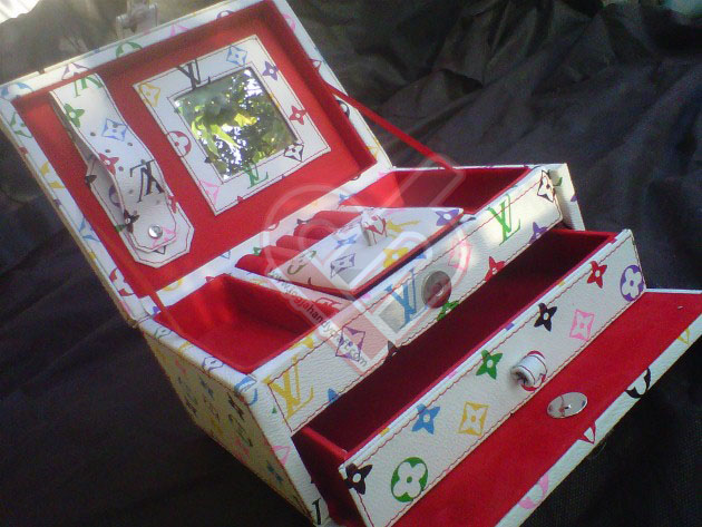 Cute White LV Jewelry Box (4) Cute White LV Jewelry Box