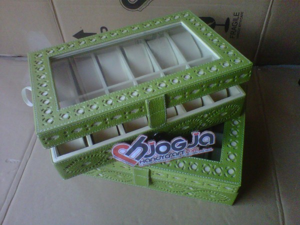 Box Jam Tangan Isi 12 Motif Ukir By Hand Green