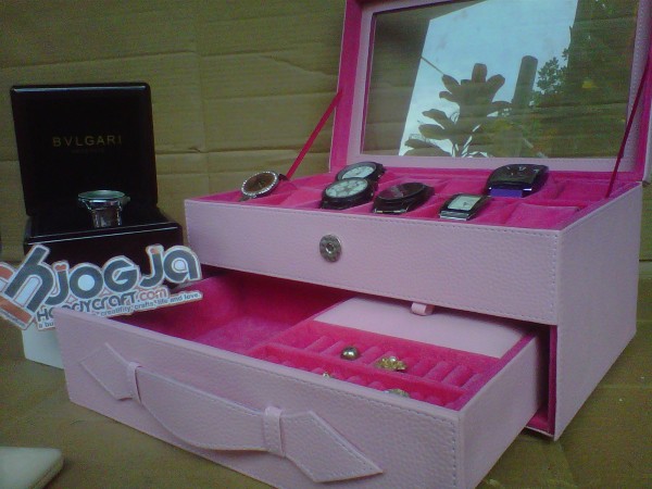 Girly Baby Pink Box Jam Tangan Isi 12 Mix Accesories Drawer Girly Baby Pink Box Jam Tangan Isi 12 Mix Accesories Drawer