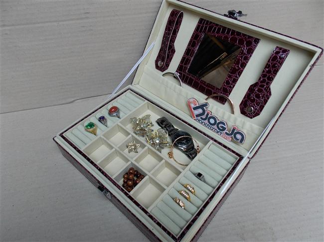 Exclusive Jewelery Box Crocodile Motif Exclusive Jewelery Box Crocodile Motif