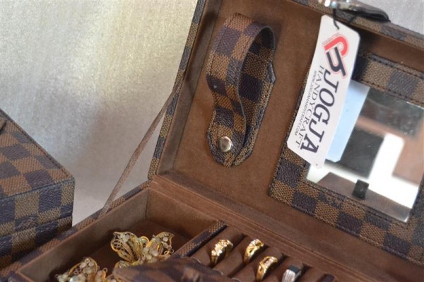 LV damier jewelry box square drawer LV damier jewelry box square drawer