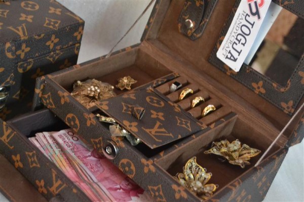 LV Mono jewelry box square drawer