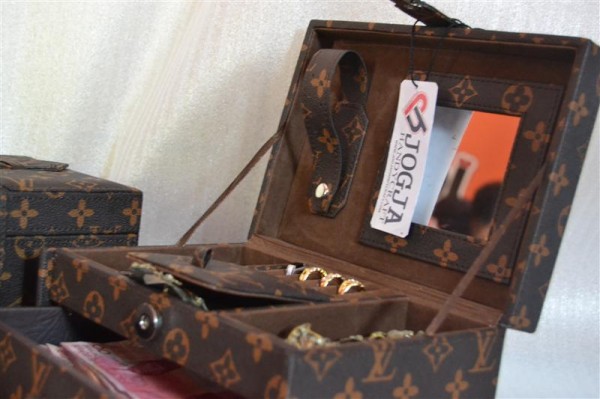 LV Mono jewelry box square drawer