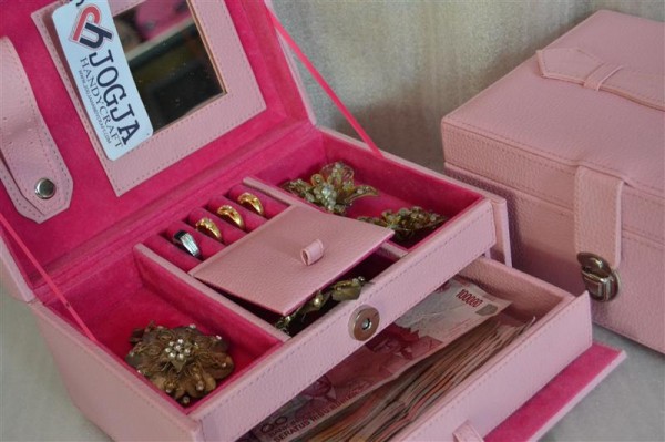 BABY PINK JEWELRY BOX SQUARE DRAWER