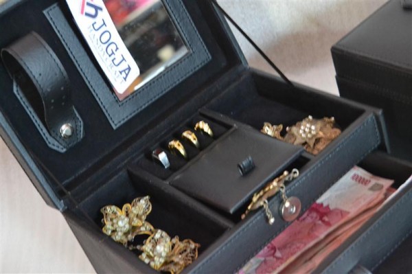 Full black square drawer jewelry box
