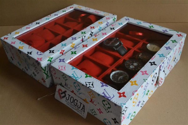 CUTE WHITE LV WATCH BOX FOR 12 PCS WATCHES | KOTAK JAM ISI 12 CUTE WHITE LV WATCH BOX FOR 12 PCS WATCHES | KOTAK JAM ISI 12