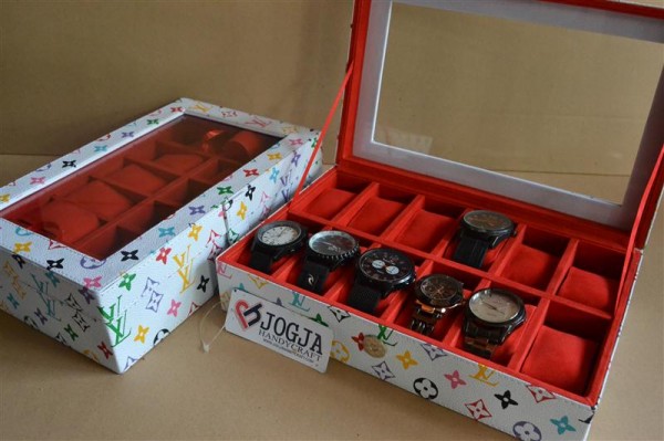 CUTE WHITE LV WATCH BOX FOR 12 PCS WATCHES | KOTAK JAM ISI 12 CUTE WHITE LV WATCH BOX FOR 12 PCS WATCHES | KOTAK JAM ISI 12