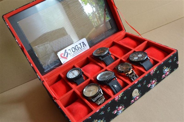 FLORAL BLACK WATCH BOX FOR 12 PCS WATCHES | KOTAK JAM ISI 12 FLORAL BLACK WATCH BOX FOR 12 PCS WATCHES | KOTAK JAM ISI 12