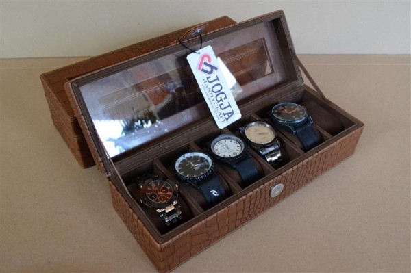 ELEGAN BRWON CROCO WATCH BOX FOR 6 PCS WATCHES | KOTAK JAM ISI 6 ELEGAN BRWON CROCO WATCH BOX FOR 6 PCS WATCHES | KOTAK JAM ISI 6