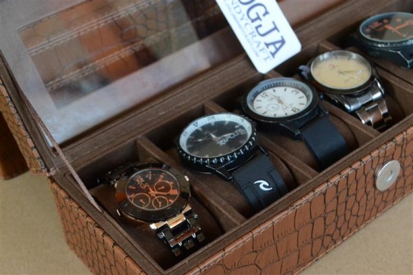 ELEGAN BRWON CROCO WATCH BOX FOR 6 PCS WATCHES | KOTAK JAM ISI 6 ELEGAN BRWON CROCO WATCH BOX FOR 6 PCS WATCHES | KOTAK JAM ISI 6