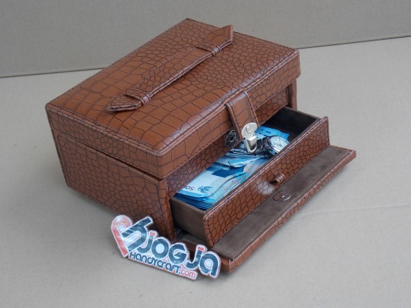 Elegan Croco Motif Jewelry Box | Tempat Perhiasan dan Accesories Motif Croco Elegan Croco Motif Jewelry Box | Tempat Perhiasan dan Accesories Motif Croco