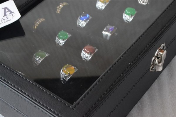 RING BOX, KOTAK CINCIN, BOX CINCIN AKIK, TEMPAT CINCIN ISI 24. RING BOX, KOTAK CINCIN, BOX CINCIN AKIK, TEMPAT CINCIN ISI 24.