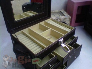 Big Elegan Jewelry Box (3)
