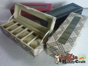 Box jam Isi 6 Motif Burberry Cream