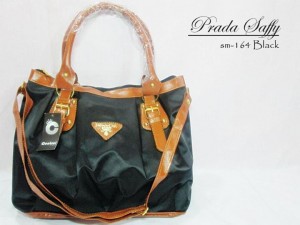 Tas wanita Cantik Prada Saffy