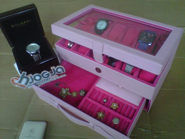 Girly Baby Pink Box Jam Tangan Isi 12 Mix Accesories Drawer