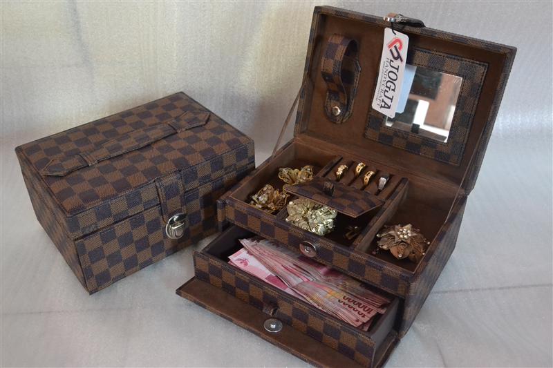 LV damier jewelry box square drawer