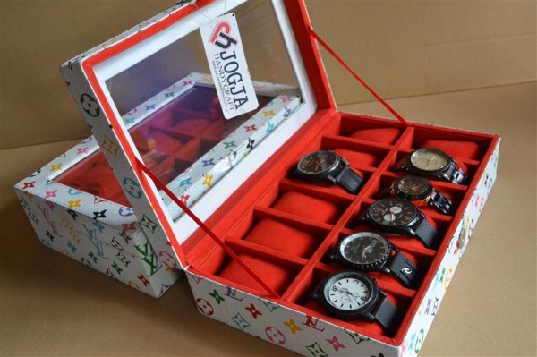 CUTE WHITE LV WATCH BOX FOR 12 PCS WATCHES | KOTAK JAM ISI 12
