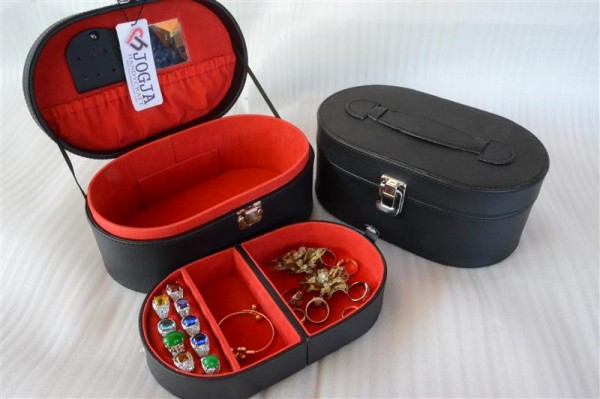 OVALIUM JEWELRY BOX BLACK INNER RED